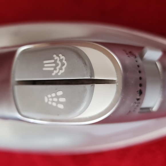 Rowenta Professional Extra Long Burst, Commercial Iron. Made in Germany  1750 W. - Picture 7 of 16